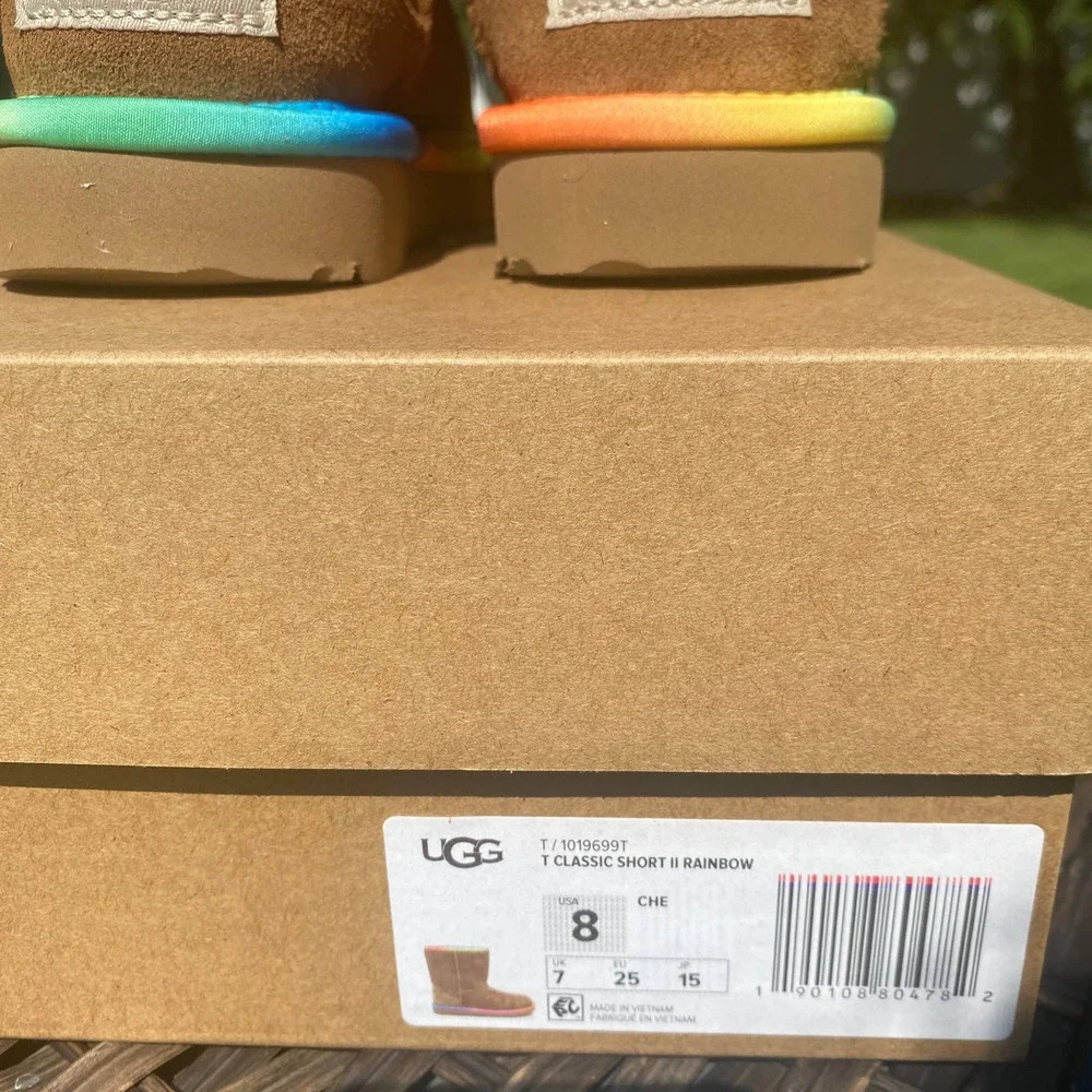NWT/NIB UGG Classic Short Toddler Rainbow Shearling Lined Boots in Chestnut (8)